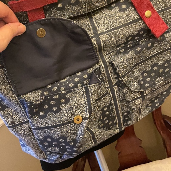 Cotton fabric bandanna paisley backpack with burgundy trim, front pockets - Picture 11 of 12